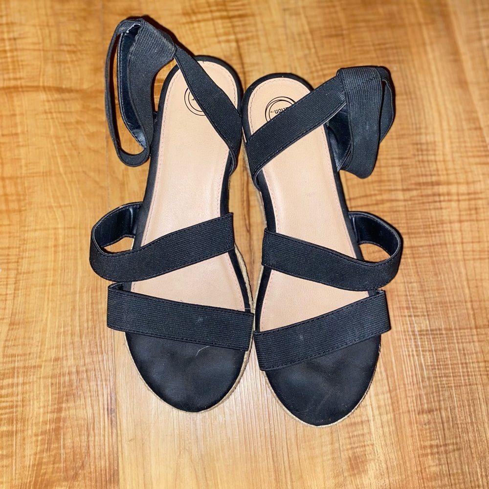 Wonder Nation Black Platform Sandals Women’s 5